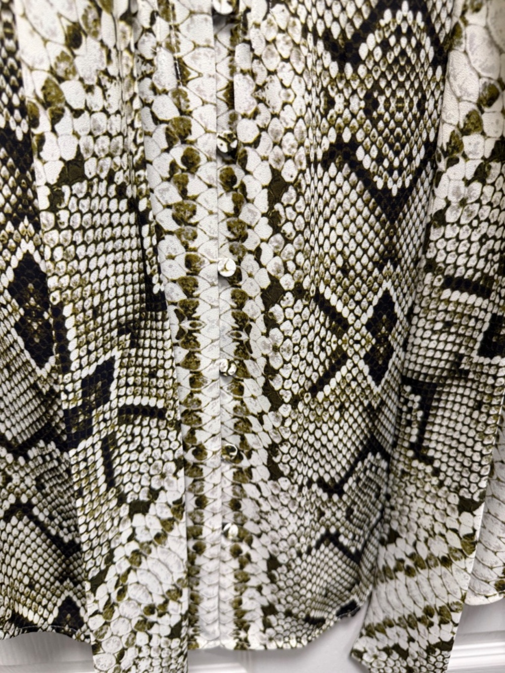 J Crew Long Sleeve Python Print Blouse- Size 4 - Picture 4 of 6